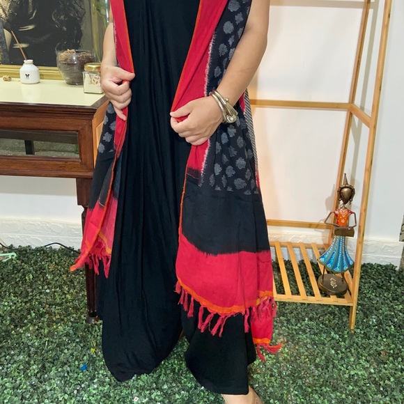 Rangmanch Poncho/ Shrugs. Size - L/XL - Picture 10 of 11